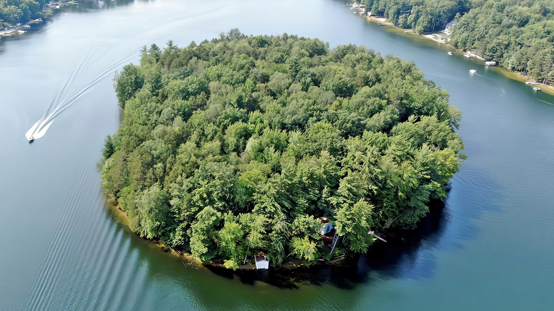 Private Island on School Section Lake