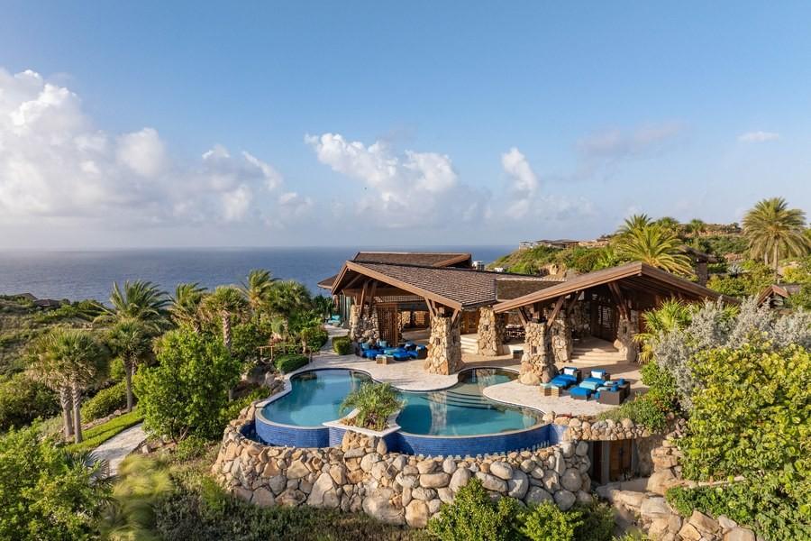 Wings Villa, Oil Nut Bay