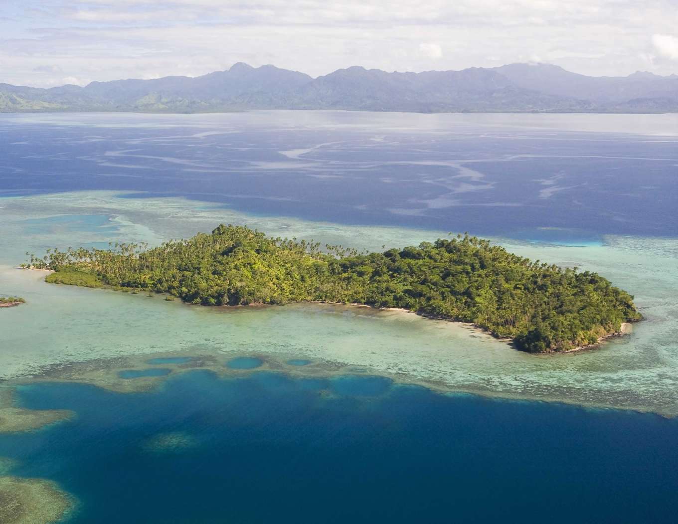 Южная часть тихого океана острова. Остров Нукудрау Фиджи. Остров Lovango cay. Вануа Леву Фиджи. Необитаемые острова Тихого океана.