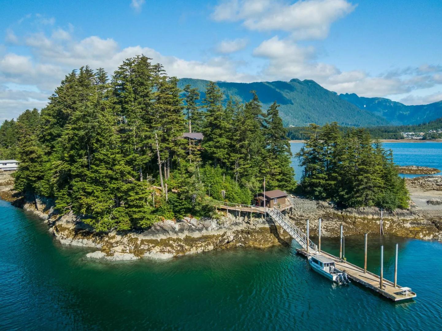 Guckers Island – Private island in Alaska, United States