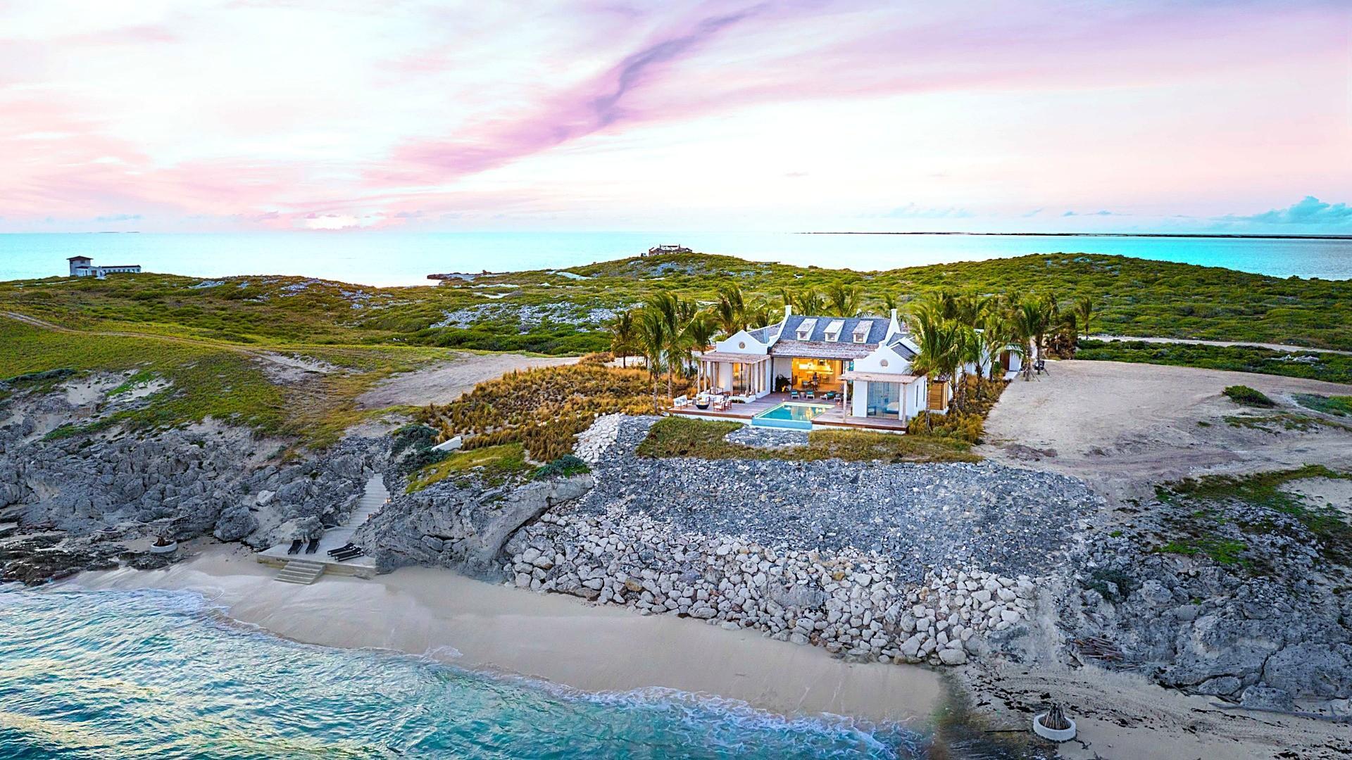 Villa cliff cove dusk
