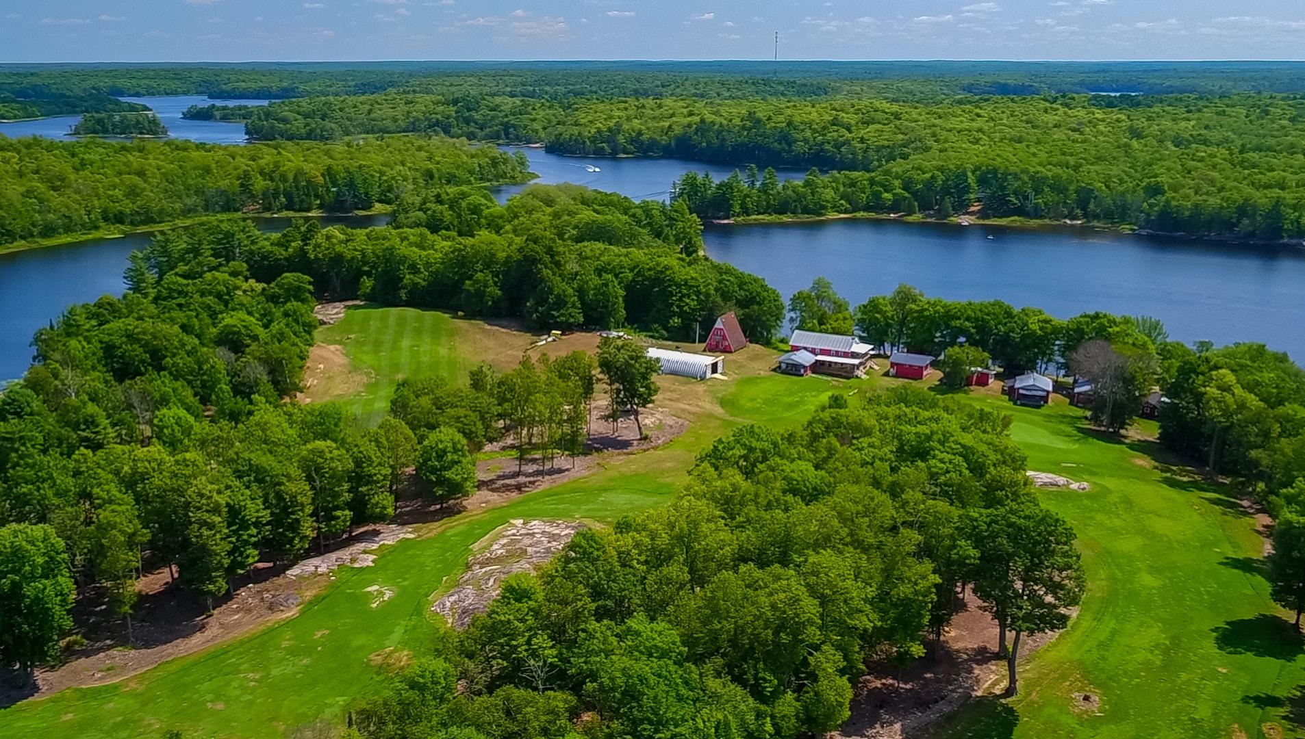 Lakefront Cottages and Golf Course Retreat image