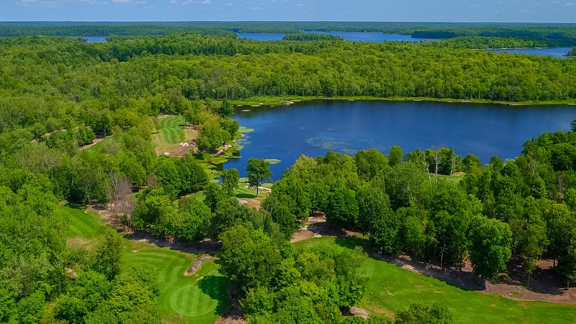 Lakefront Cottages and Golf Course Retreat image