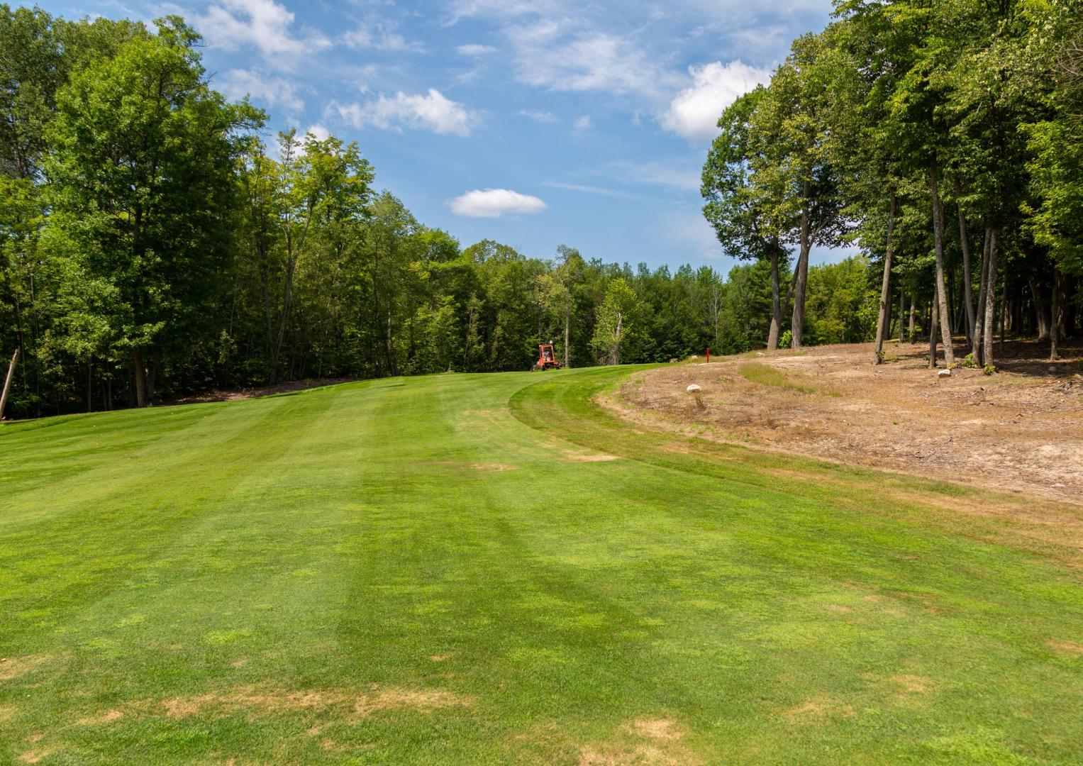 Lakefront Cottages and Golf Course Retreat image