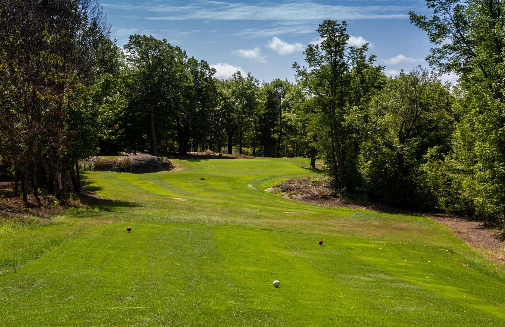 Lakefront Cottages and Golf Course Retreat image