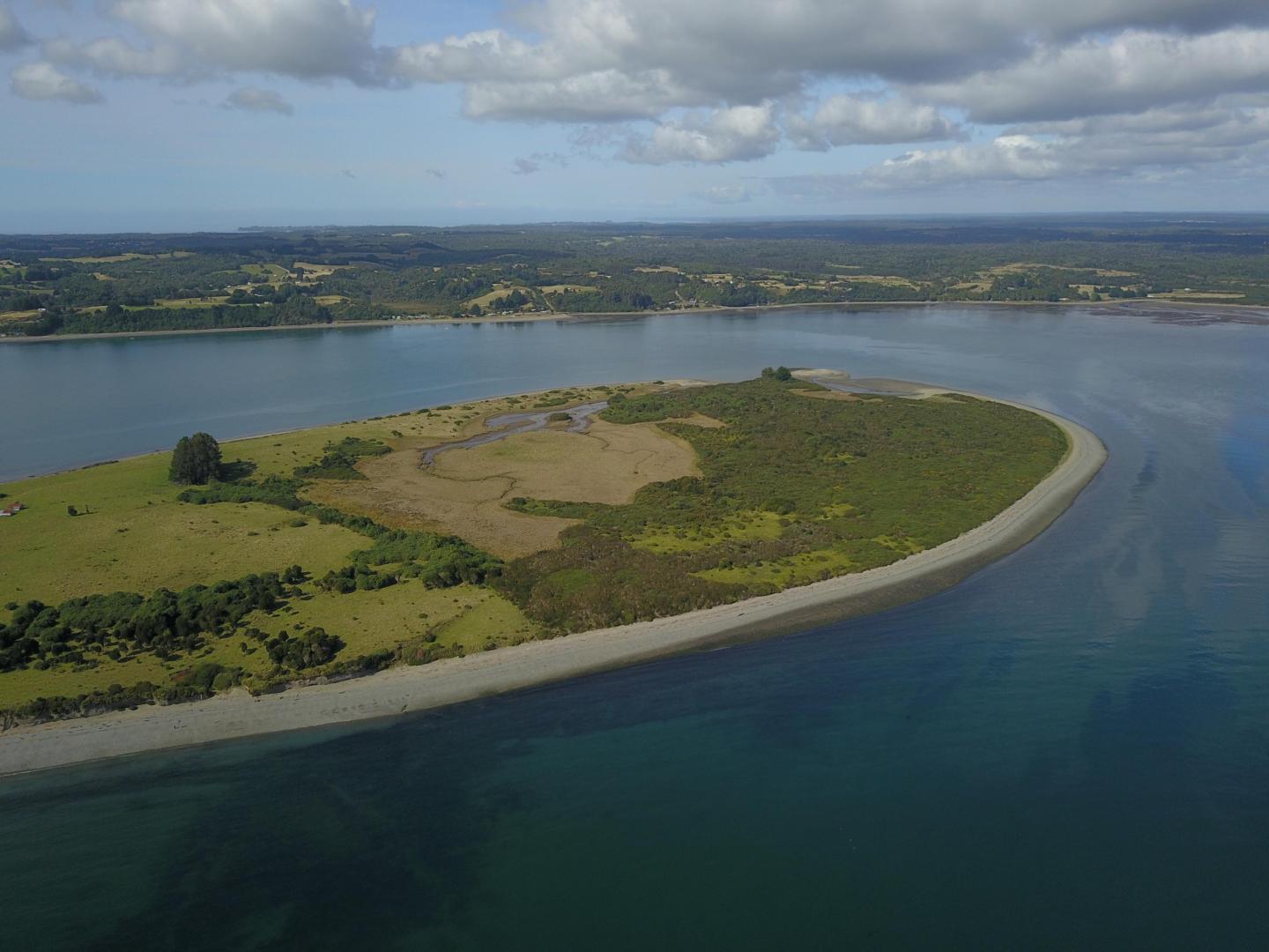 Isla Lacao image