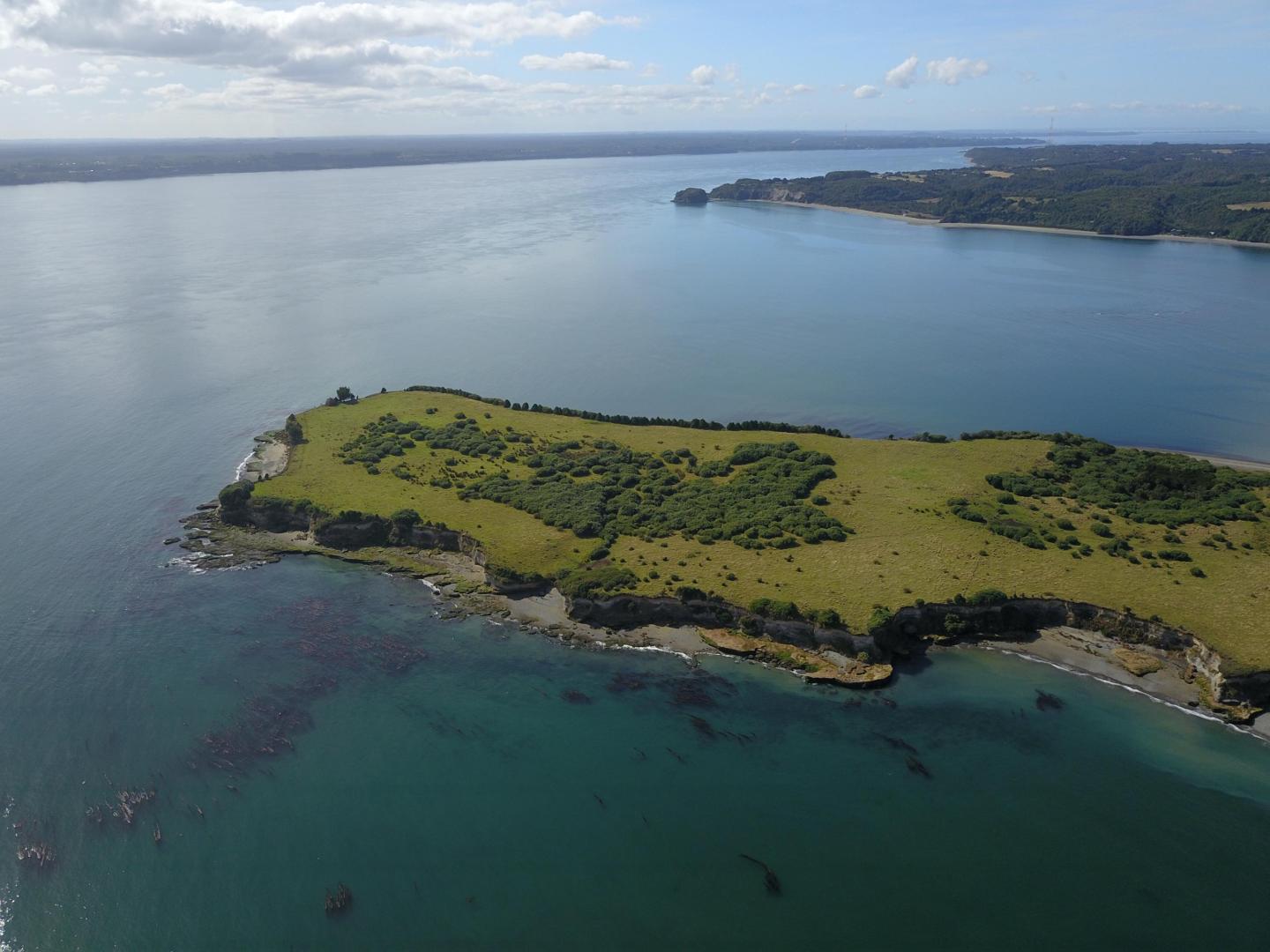 Isla Lacao image