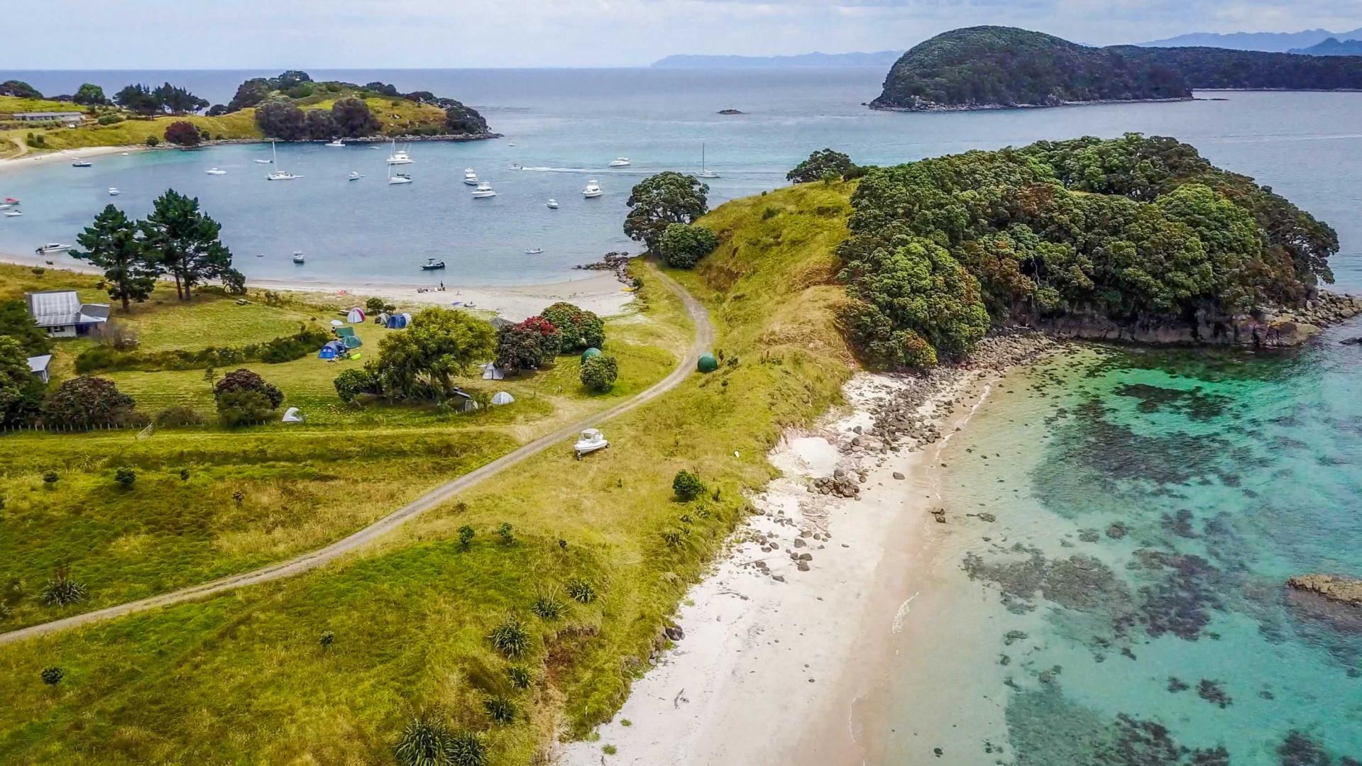 Slipper Island image