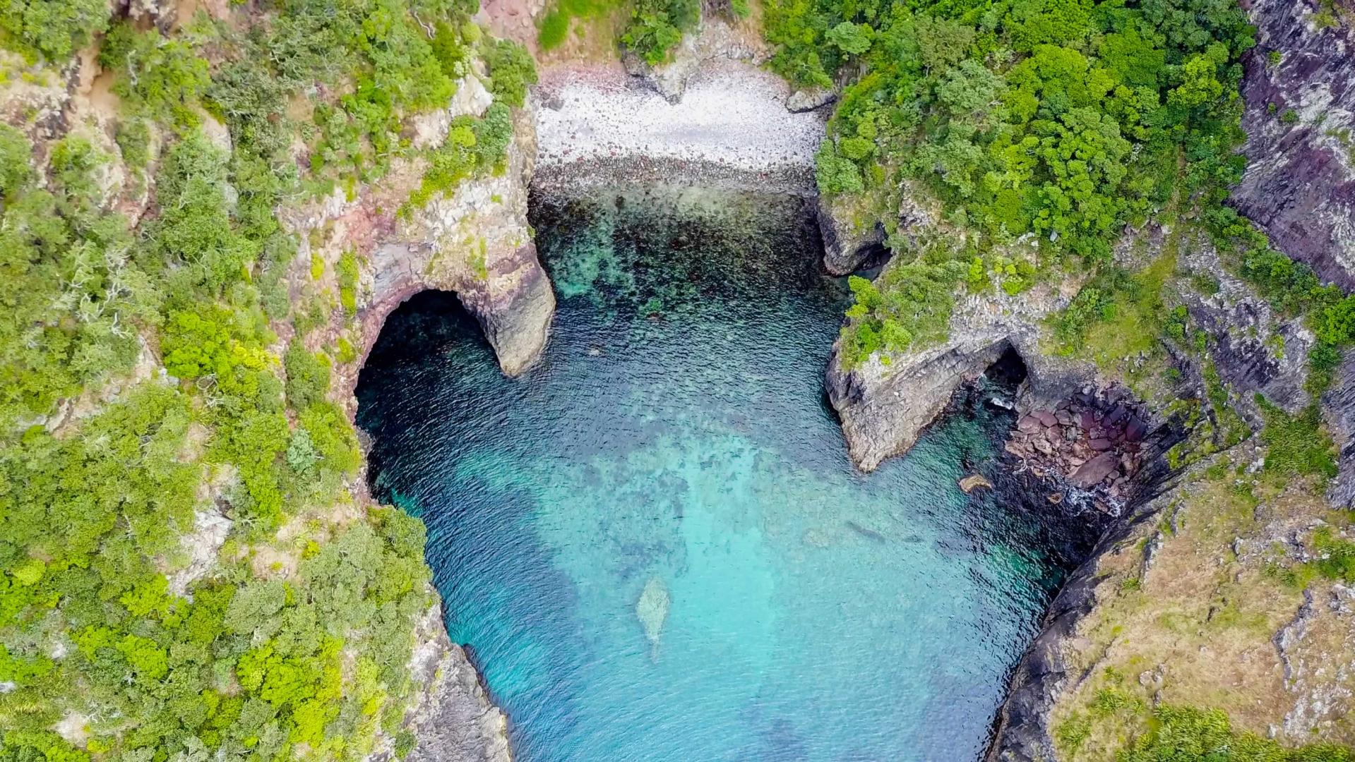 Slipper Island image