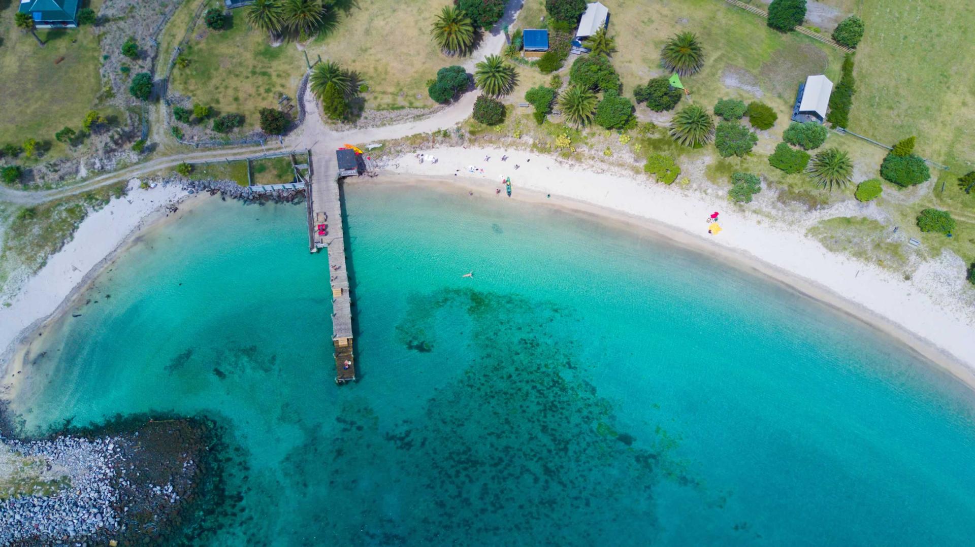 Slipper Island image