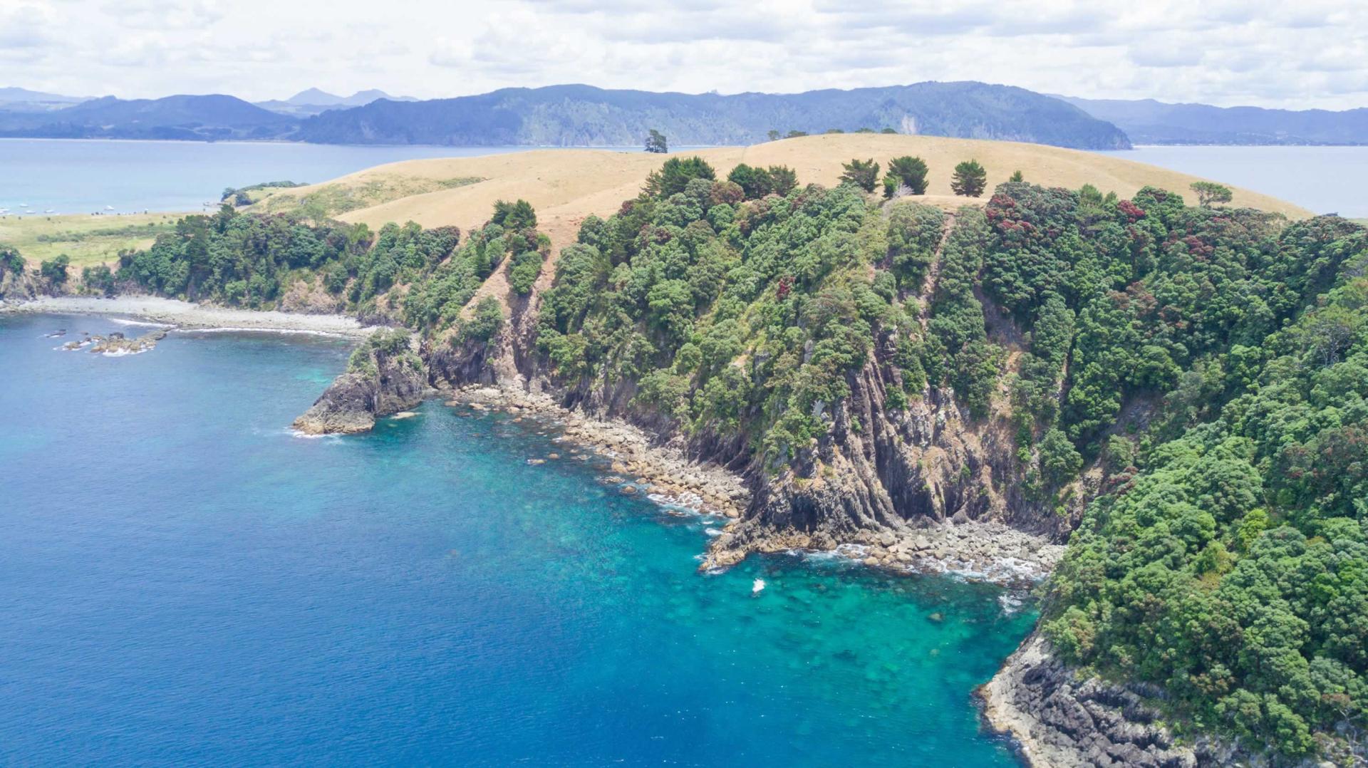Slipper Island image