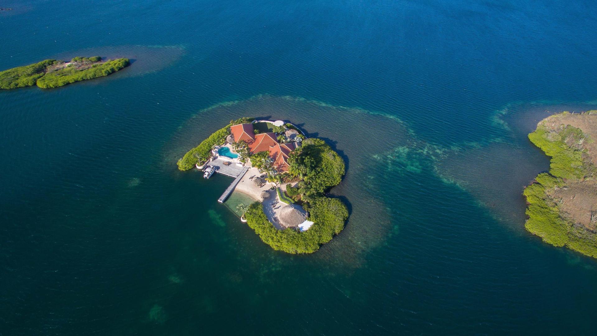 Isla Kiniw – Private island in Curacao, Caribbean