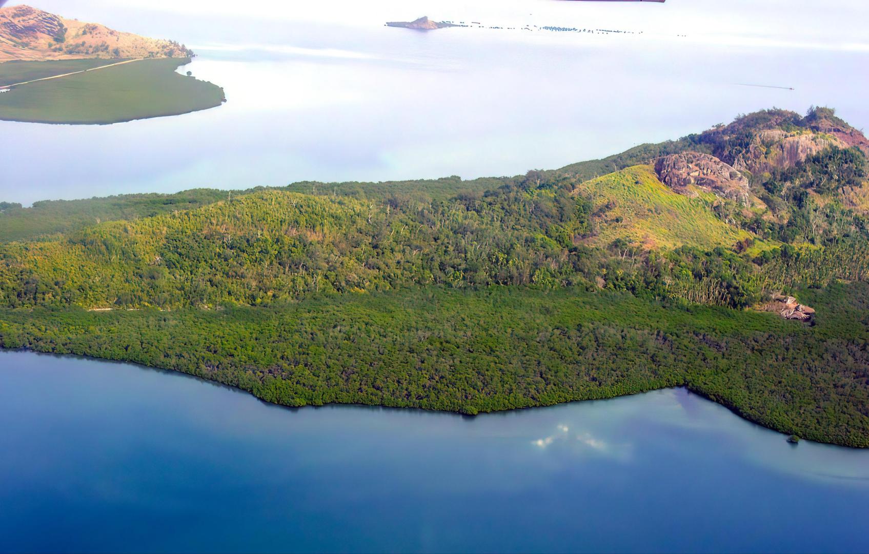 Tivi Island image
