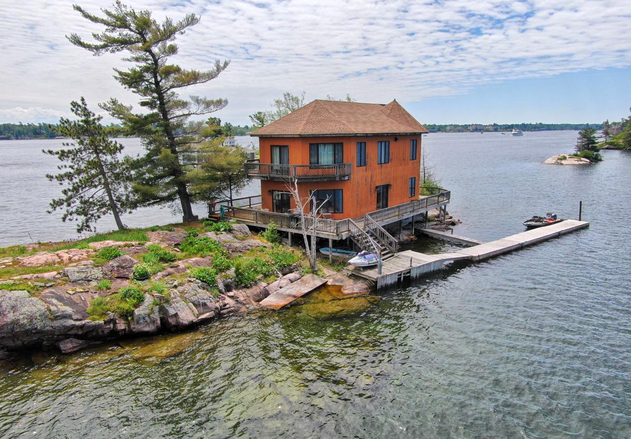 Saint Marys Island – Private island in New York, United States