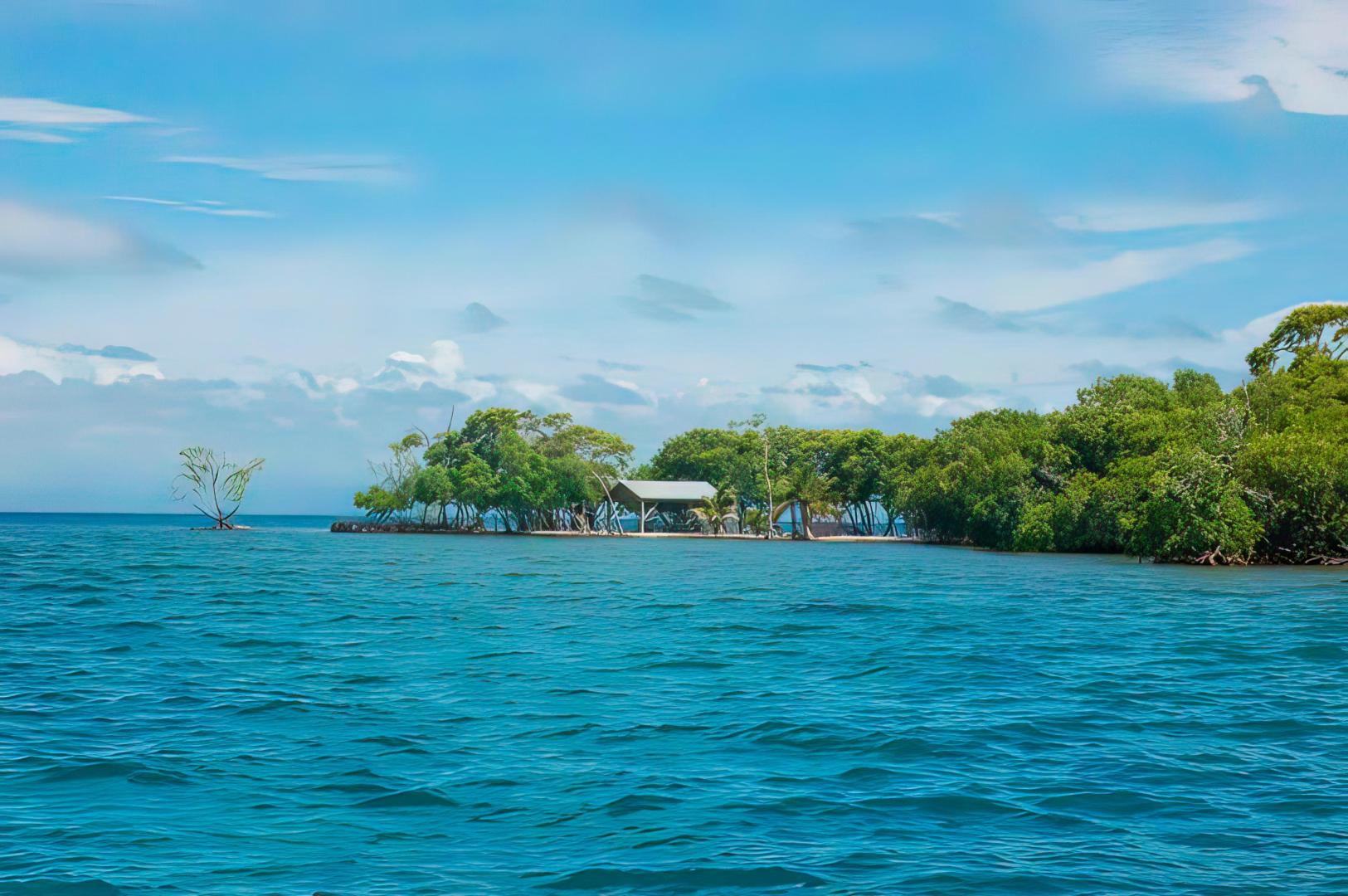 South Saddle Caye – Private island in Belize, Central America