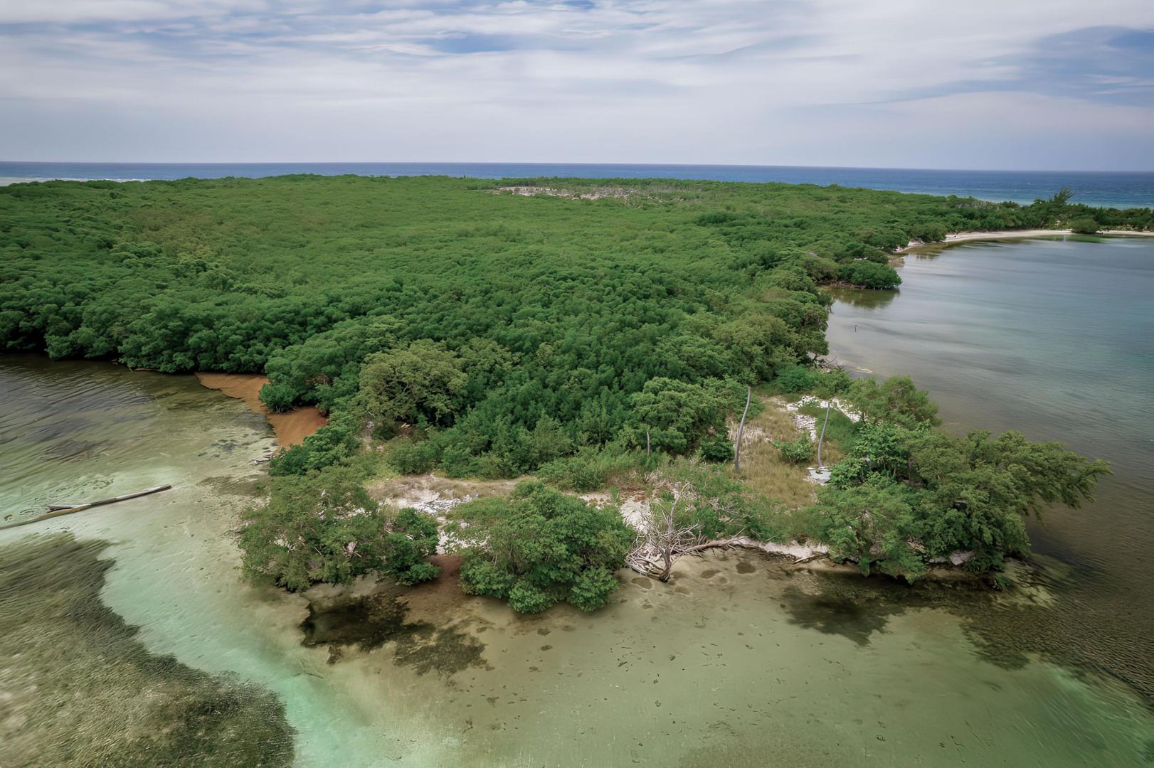 Rose Cay – Private island in Honduras, Central America