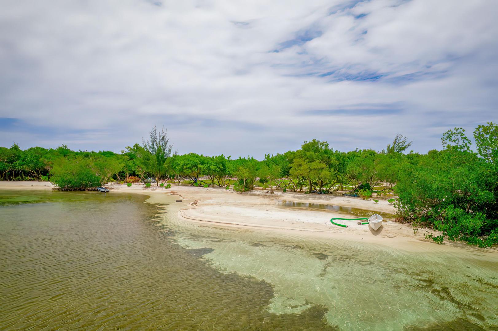 Rose Cay – Private island in Honduras, Central America