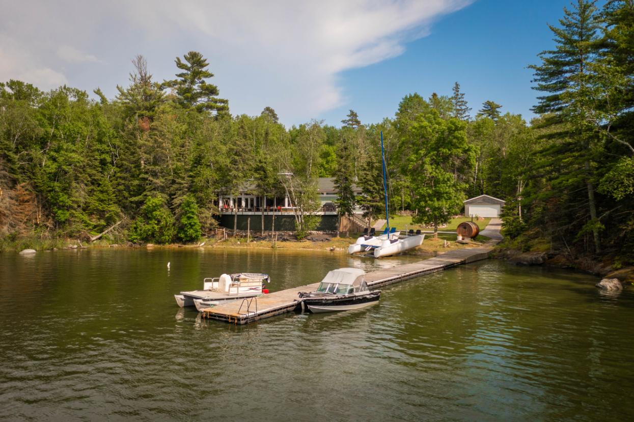 Queen Bee Island – Private island in Northern Ontario, Ontario, Canada