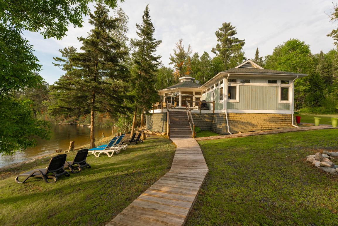 Queen Bee Island – Private island in Northern Ontario, Ontario, Canada