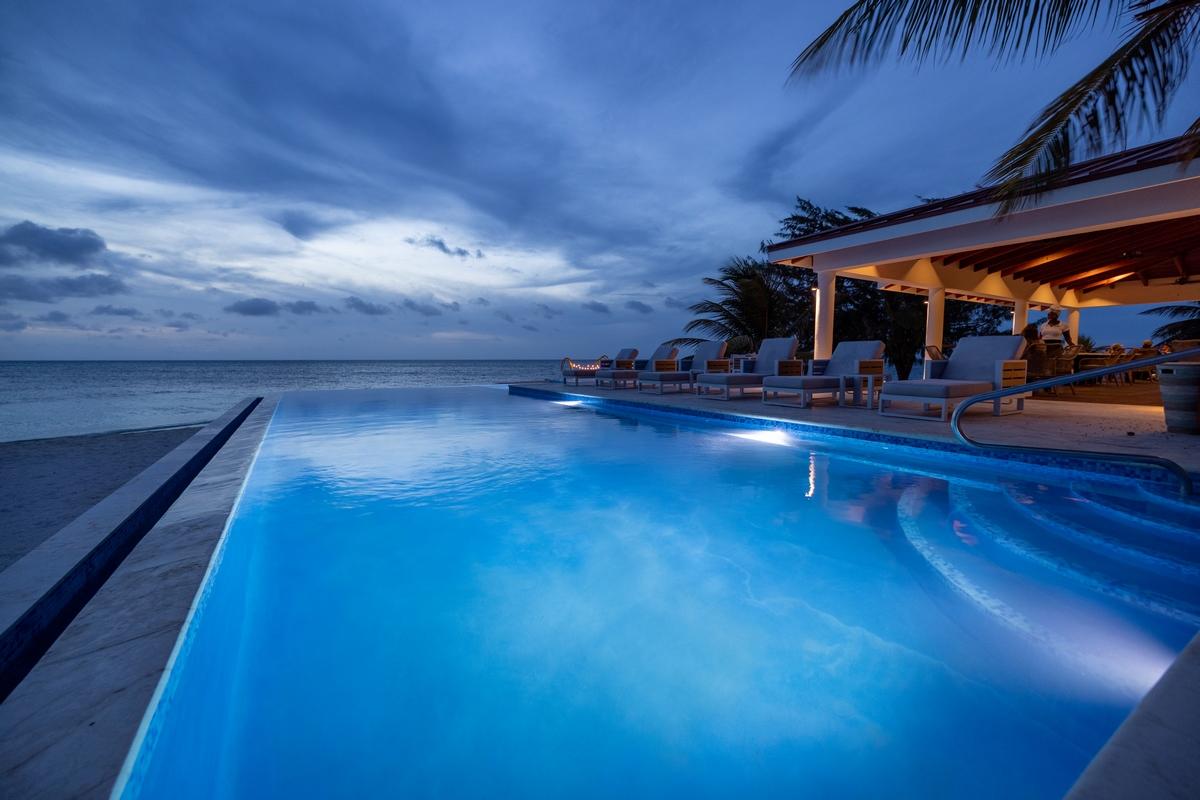 Manta Island Resort – Private island in Belize, Central America