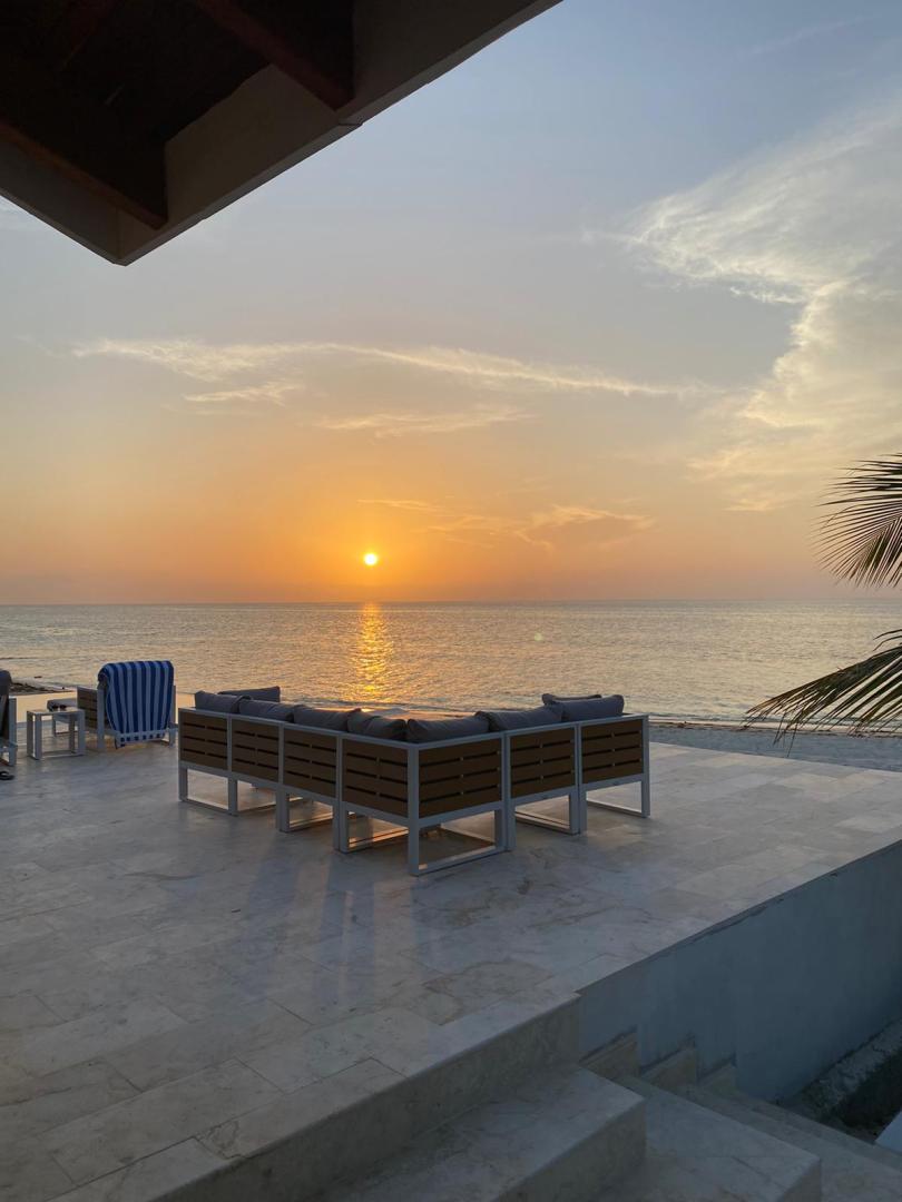 Manta Island Resort – Private island in Belize, Central America