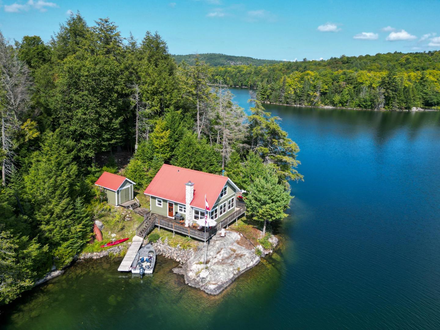 Chiblow Lake Island – Private island in Northern Ontario, Ontario, Canada