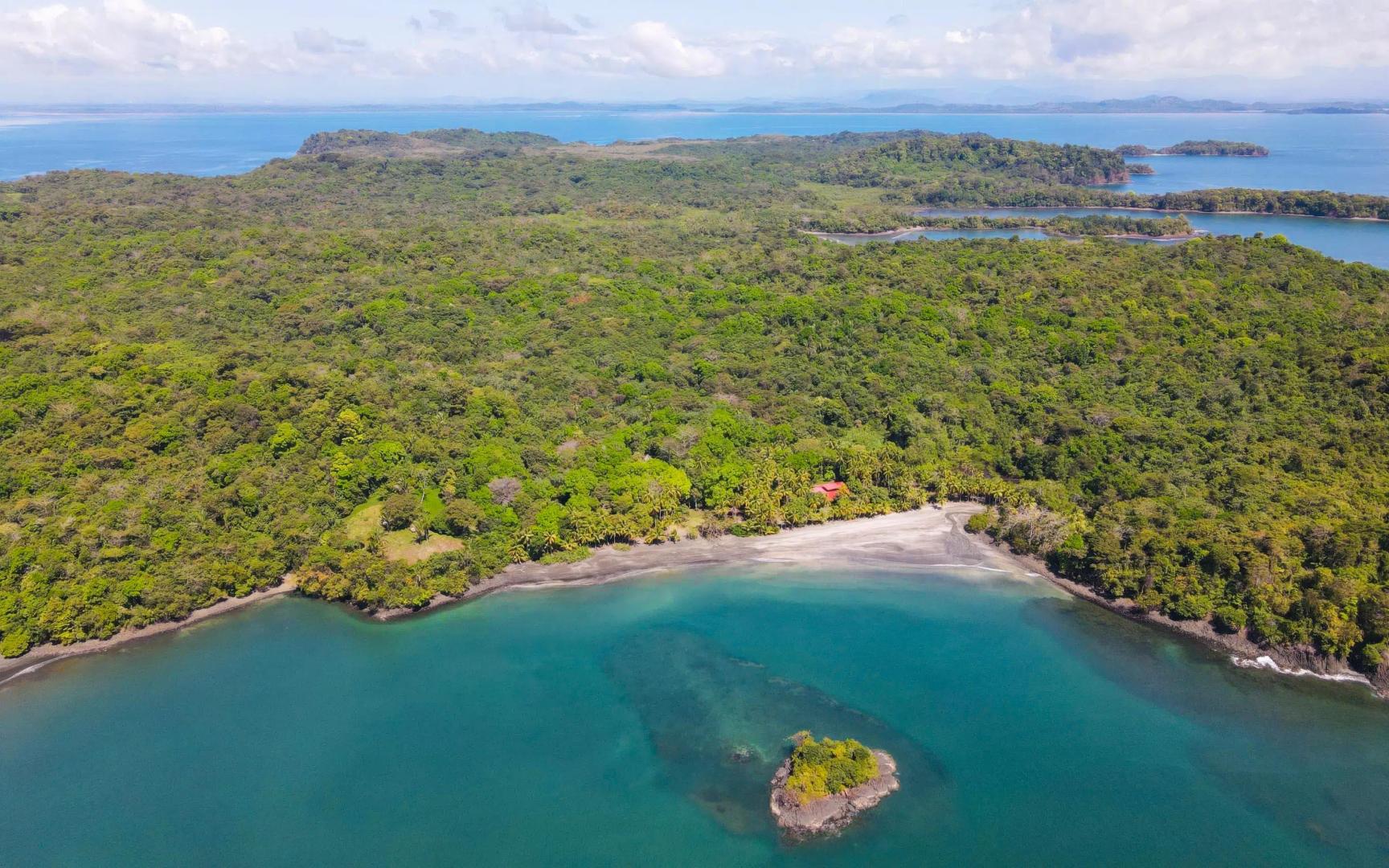 Gulf of Chiriquí Private Island Package – Private island in Panama, Central America