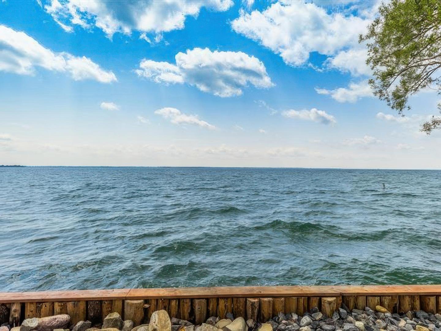 L'Île de la Paix – Private island in Quebec, Canada
