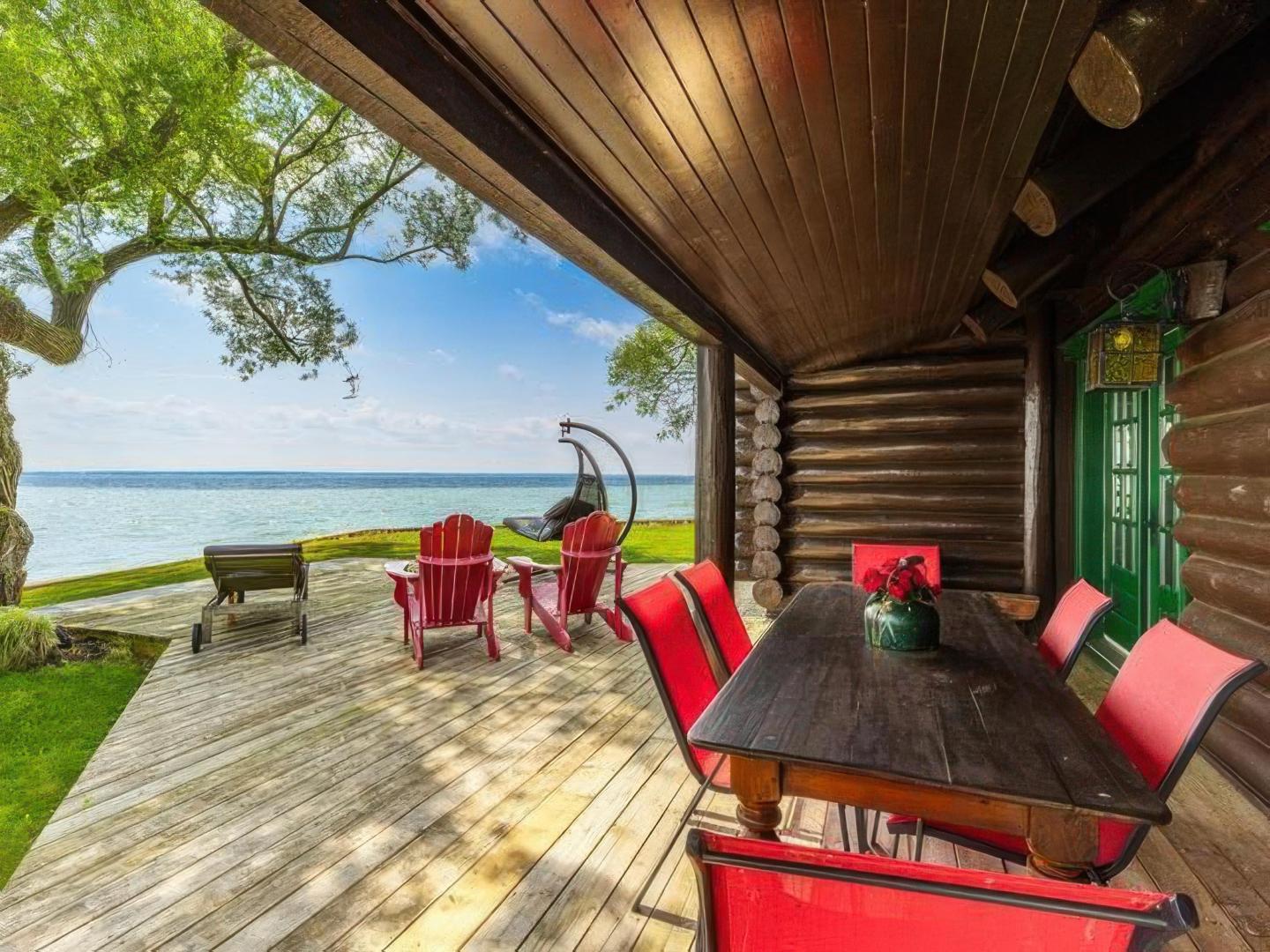 L'Île de la Paix – Private island in Quebec, Canada