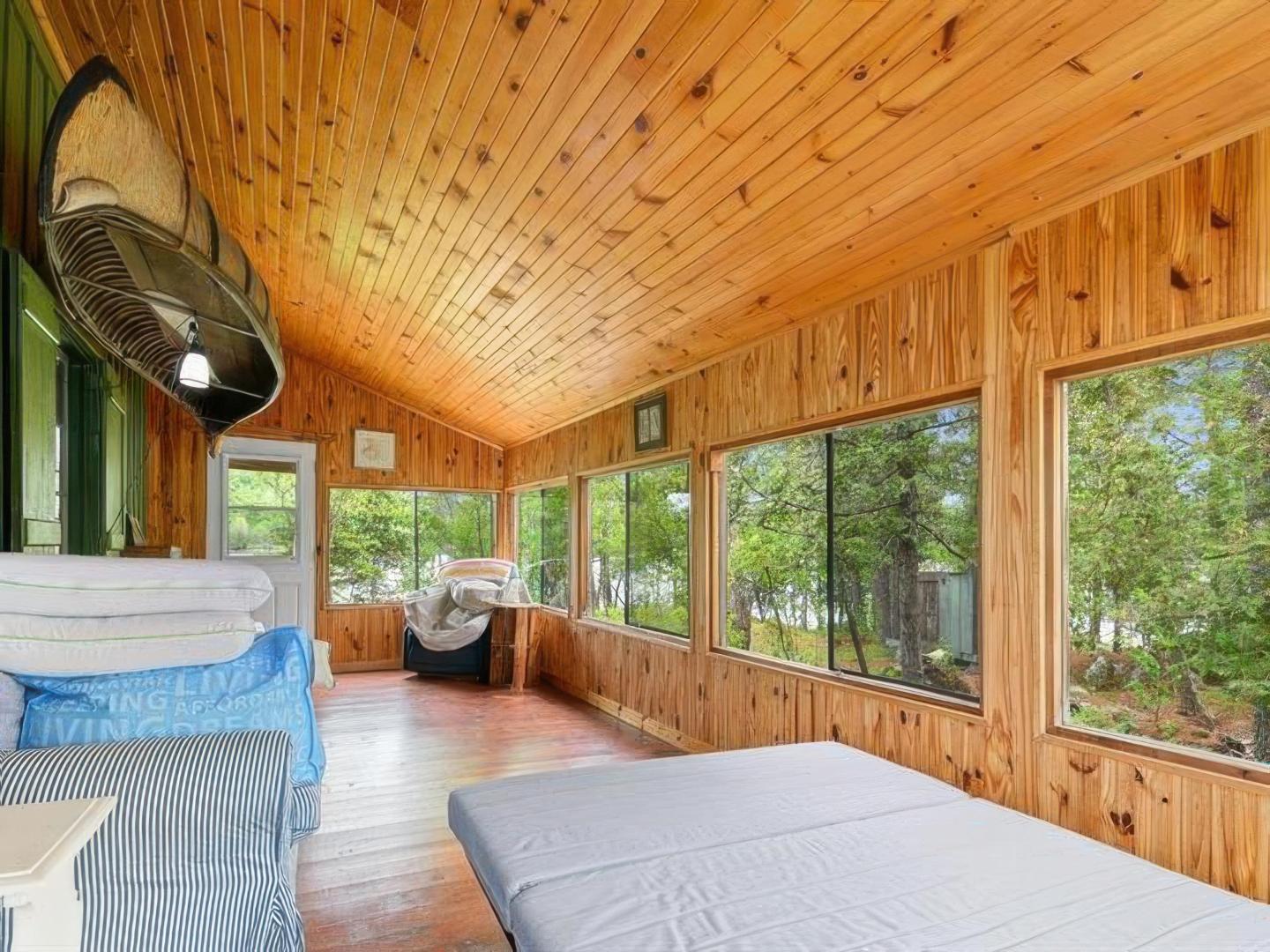 Lac des Iles Island – Private island in Quebec, Canada