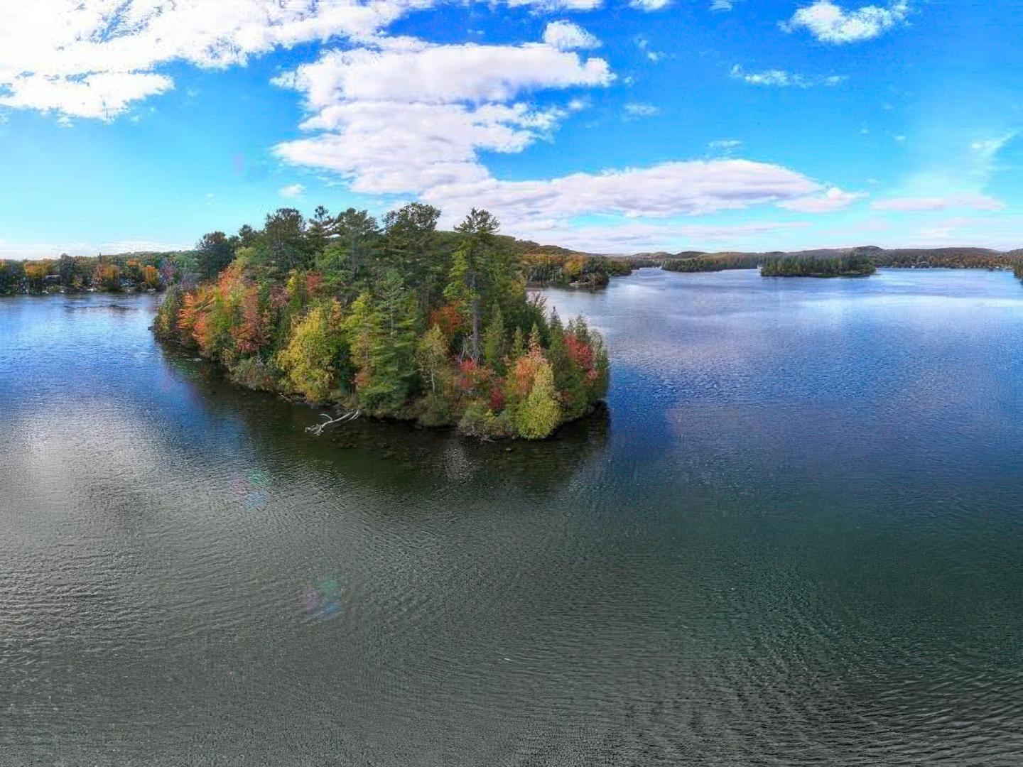 Lake Echo Island – Private island in Quebec, Canada