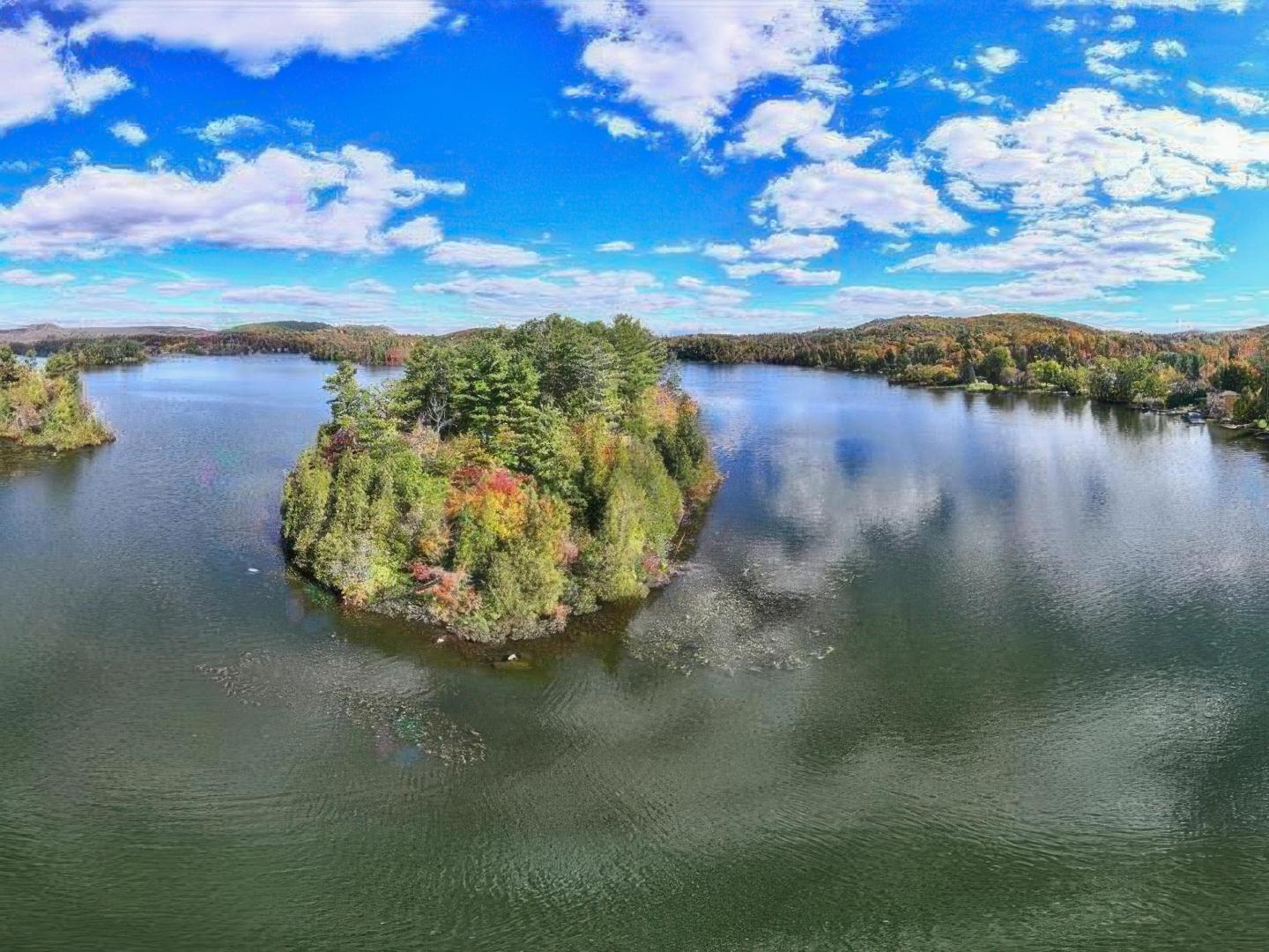 Lake Echo Island – Private island in Quebec, Canada