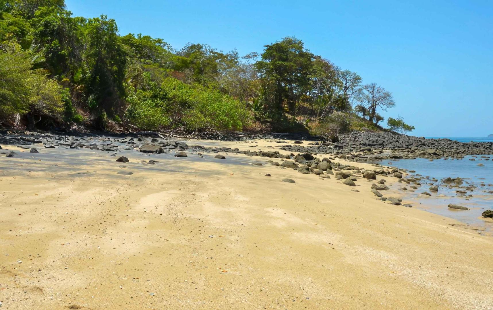 Isla Gallina – Private island in Panama, Central America