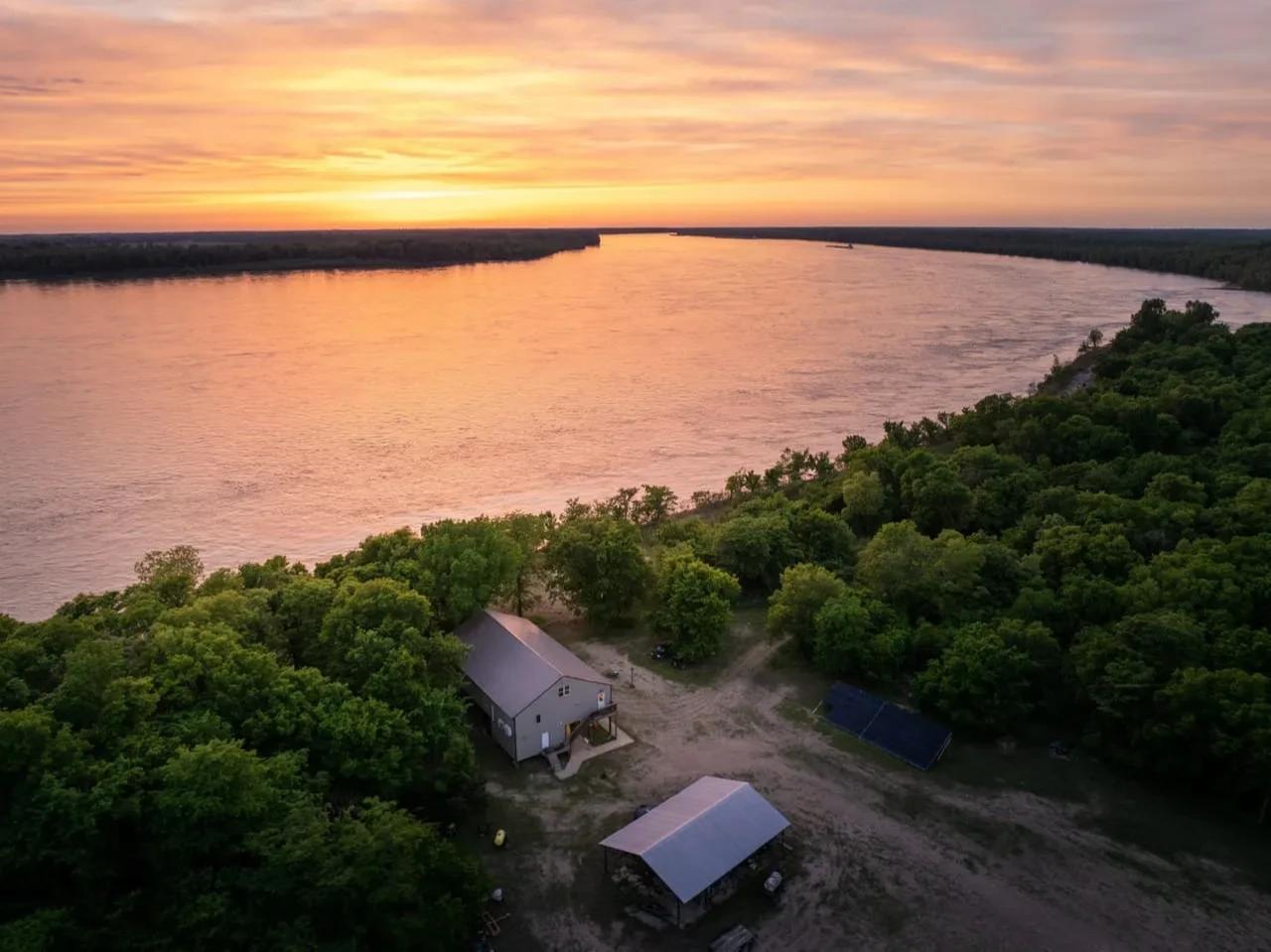 Lost Brake: The Island – Private island in Missouri, United States