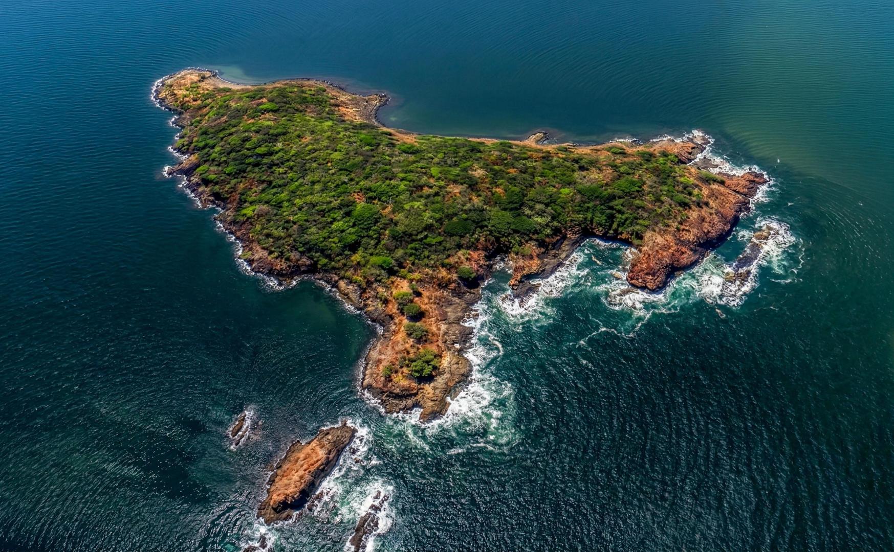 Isla Mona – Private island in Panama, Central America
