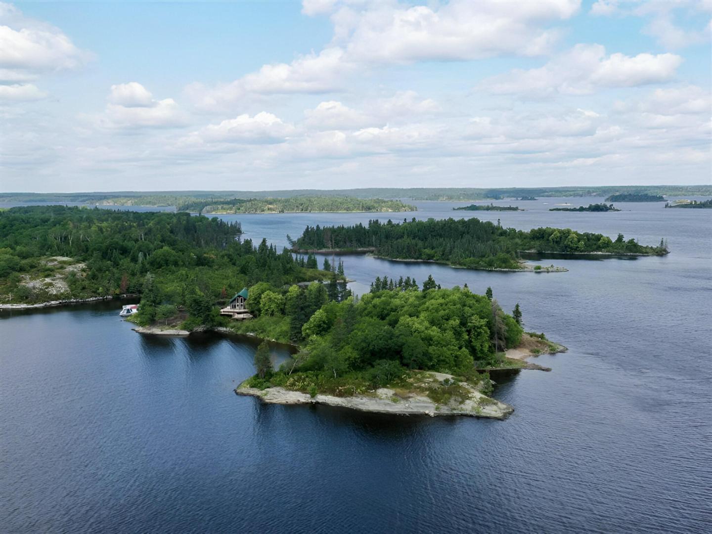 Private Island Lake of the Woods – Private island in Northern Ontario, Ontario, Canada