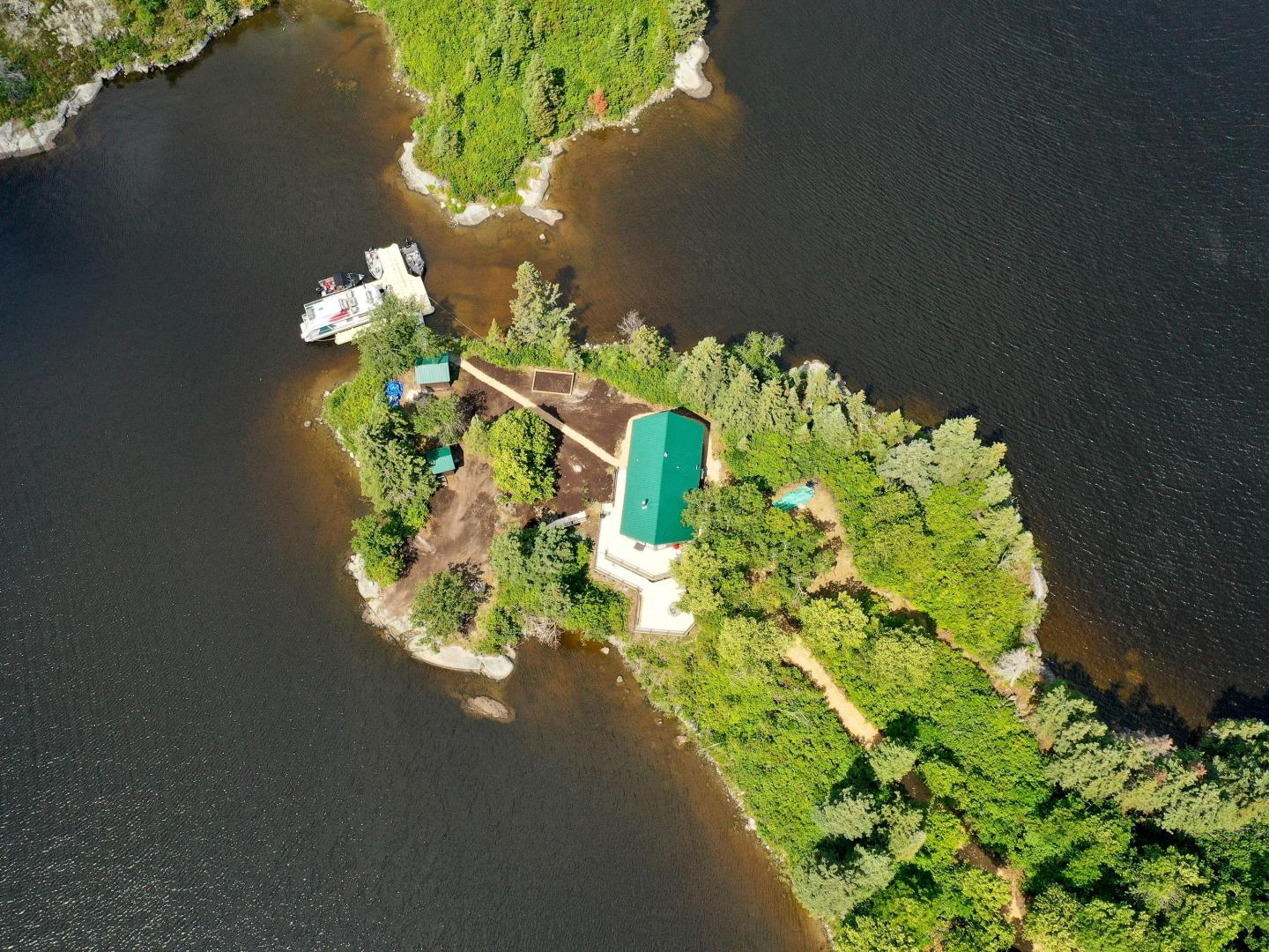Private Island Lake of the Woods – Private island in Northern Ontario, Ontario, Canada