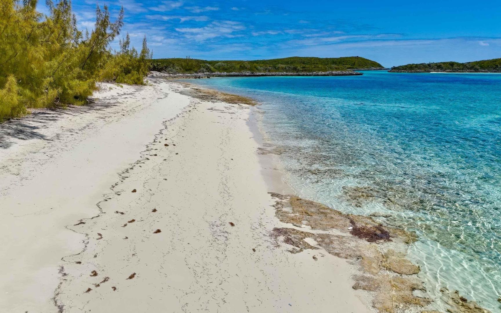 Sand Dollar Cay – Private island in The Berry Islands, Bahamas, Caribbean