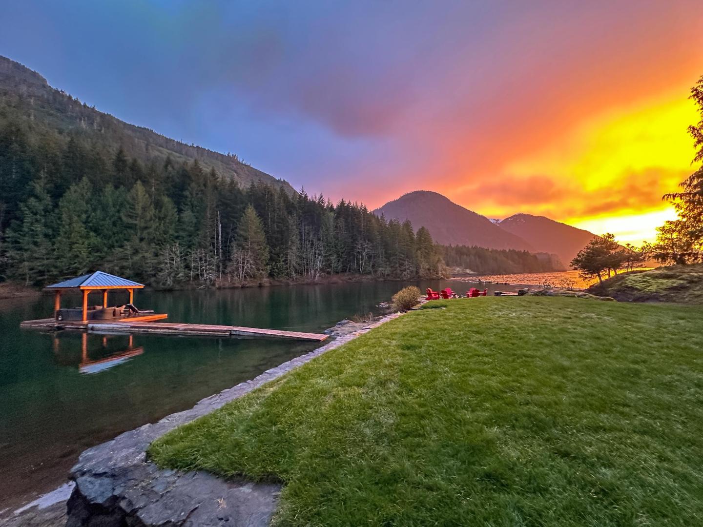 Sunset Island Resort – Private island in British Columbia, Canada