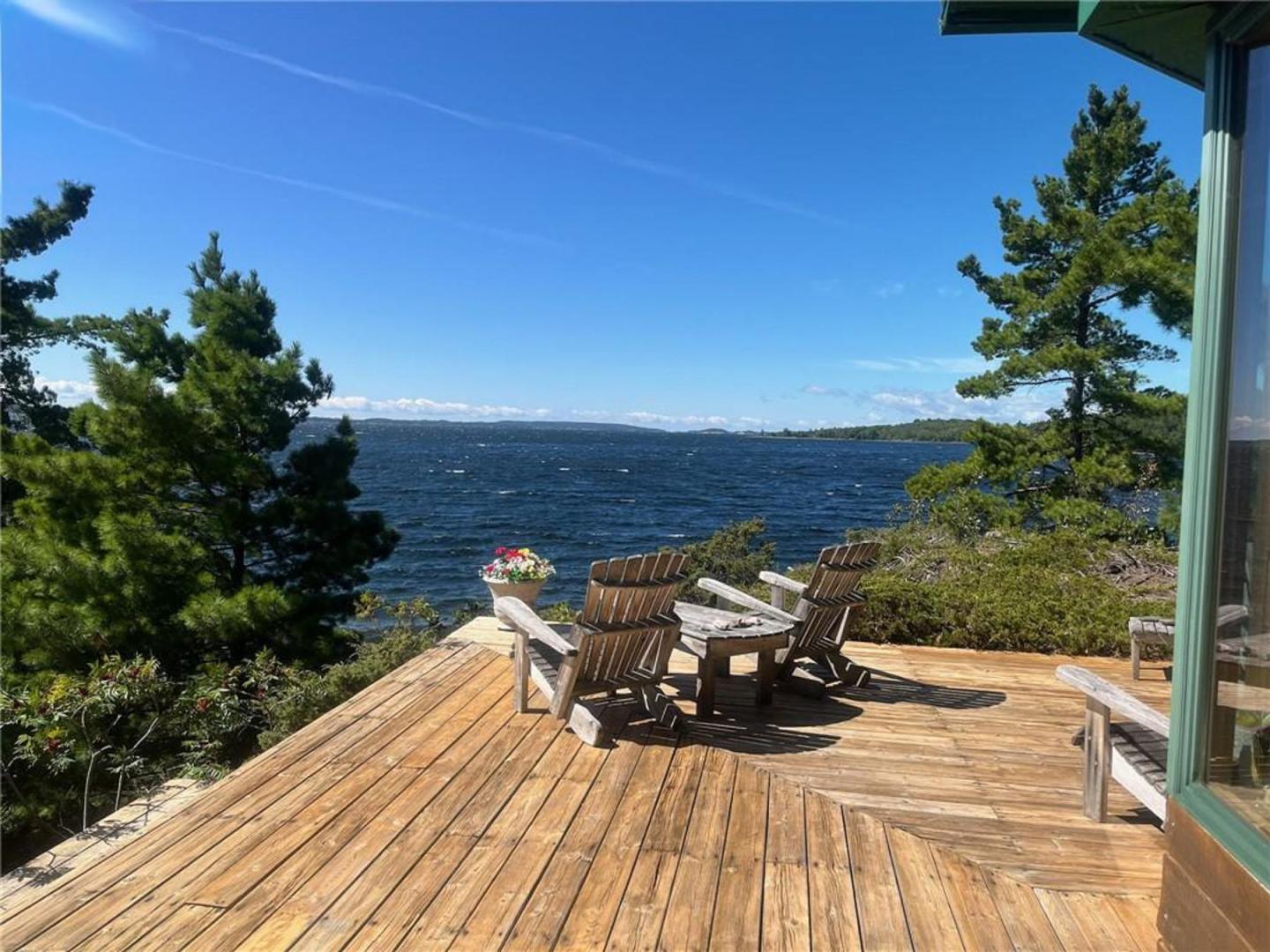 Brewerton Island – Private island in Ontario, Canada