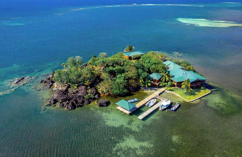 Black Rock Cay – Private island in Honduras, Central America