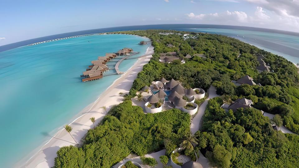 Hideaway Beach Resort & Spa – Private island in Maldives, Asia & Middle East