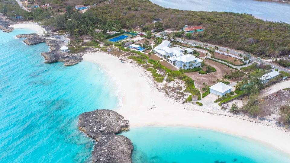 Sandy Blue in Pretty Molly Bay – Private island in The Exumas, Bahamas, Caribbean