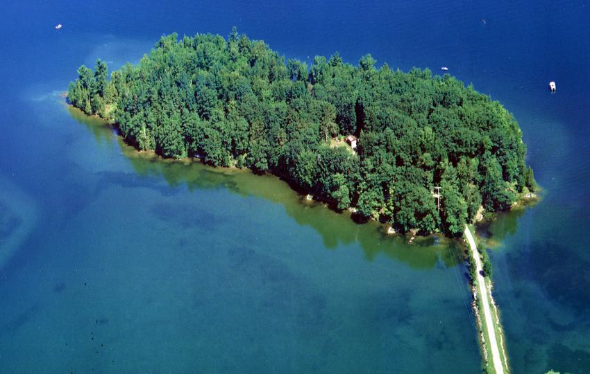 16 private islands for sale in Michigan, United States